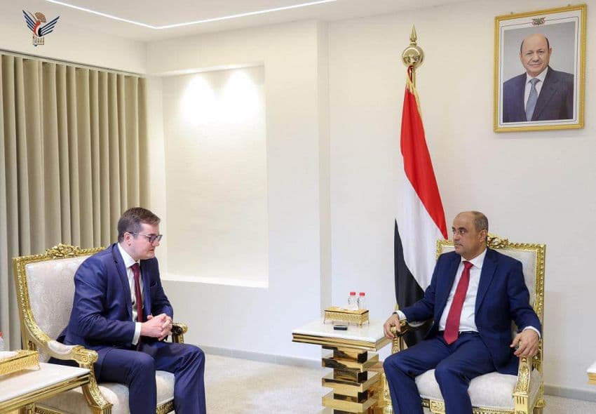 رئيس الوزراء يستقبل في عدن السفير الروسي الجديد لدى اليمن