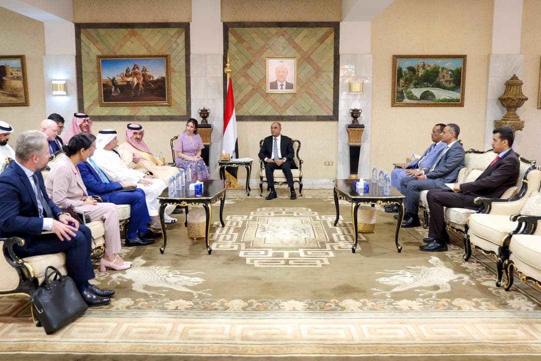 صدور بيان من سفراء عدد من الدول الراعية للعملية السياسية في اليمن حول الاجتماع مع رئيس الوزراء