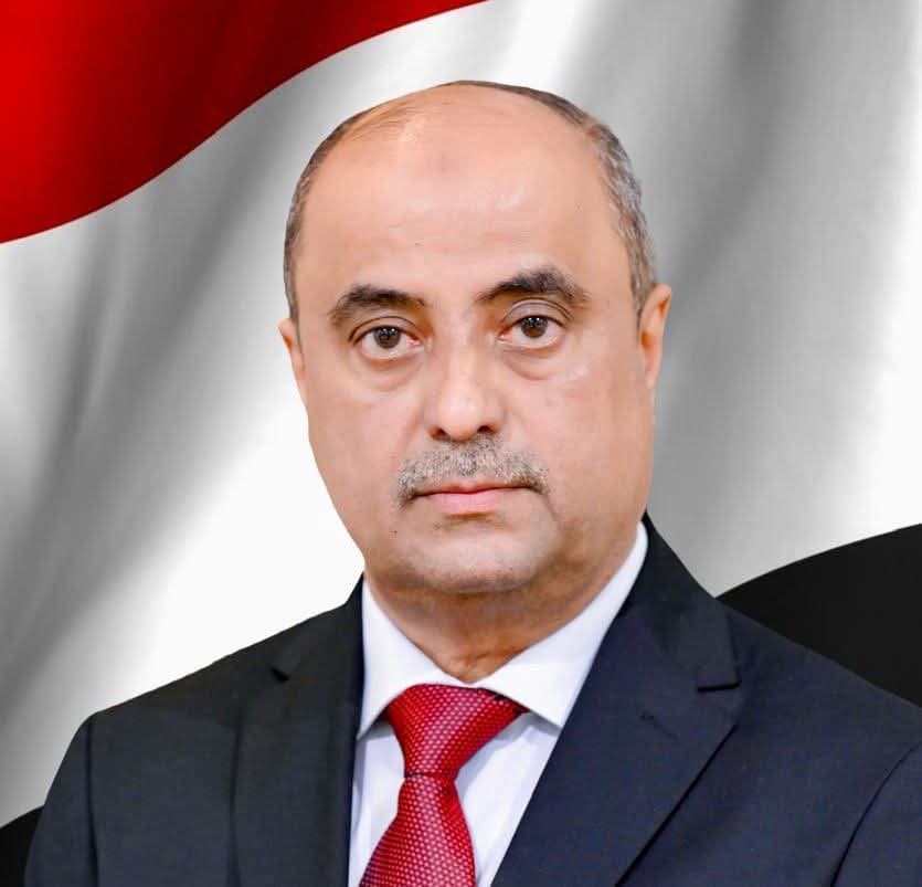 رئيس الوزراء يتابع جهود التعامل مع الأضرار الناجمة عن المنخفض الجوي في عدن